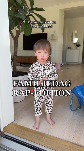 I betalt samarbete med @Lindex kommer här en härlig sommar-rapp 🤪☀️ Allt Leon & jag har på oss är från Lindex. 😍 #lindexofficialkids #lindexkids #lindexofficial