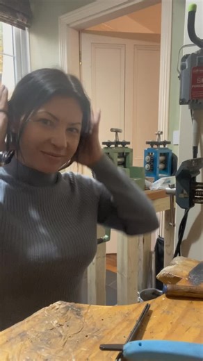 Kirstin Moore Estaugh Jewellery on Instagram: "Making a silver cross pendant from wire. ✝️😍 Video tutorial showing the steps to create a cross from square profiled wire. Love those ‘making with metal’ noises and I even decided to pop my face in the video to say hello! 😊 #jewellery #handmade #silver #tutorial #viral #asmr #pendant"