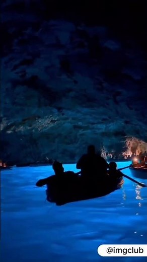 A Gruta Azul, Itália