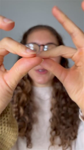 Jules | Scientist (MS) | Data Science | Neuroscience-Trained on Instagram: "🧠✨ Why brain‑hand games are a powerhouse for your brain Brain‑hand games are not random fun, they’re designed to activate many brain networks at once and train your focus, attention, and executive skills. Tasks involving manual dexterity and cognitive challenge increase activation in the prefrontal cortex a key hub for attention, planning, and executive control. By engaging both motor and cognitive systems simultaneousl