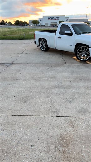 Whitetucks: Exploring the Twin NNBS Trucks