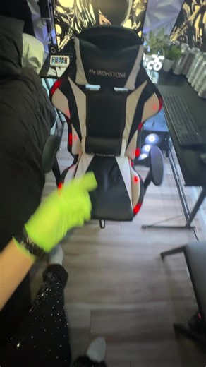 Get this gaming chair before its sells out for a 3rd time lol😭 #gaming #gamers #gamingchair #fyp #gamersoftiktok