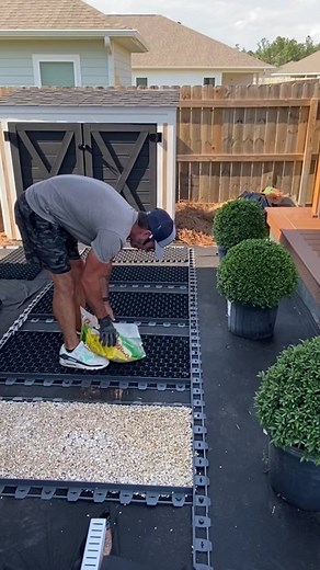 Easy DIY Sidewalk with Decorative Rock Pattern | Home Landscape Design