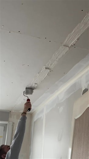 2.5K views · 19 reactions | Collage d’une bande a joint avec un rollenduit #enduit#placo#enduire#bandeajoint#renovation #cloison#plaquedeplatre#travaux#maison#fyp #ptp | De Luca | Facebook