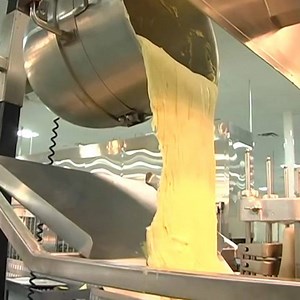 339K views · 1.3K reactions | The satisfying way doughnuts are made.  | Cheddar Gadgets | Facebook