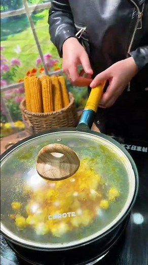 This three-in-one popcorn is prepared with sugar, oil and corn. If you buy it and use it in your