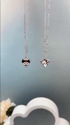 New types of different ladies lockets with new designs