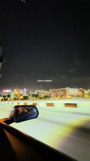 Exploring the Vibrant City Life in Miami, Florida