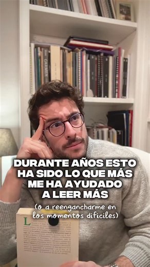 Fernando Bonete on Instagram: "Ya veis que he cambiado el escenario de mis vÍdeos. Estos días estoy en mi pueblo, Almansa (Albacete), pasando unos días reunidos en familia para despedirnos juntos de este 2025. Muchos de vosotros me habéis ido preguntando estos días en los que cerramos etapa y nos proponemos nuevas metas cómo hago para forjar un vínculo tan fuerte con la lectura y leer tanto. Para mí, la clave ha estado durante años en aprovechar cualquier momento de pausa que nos regala el traba