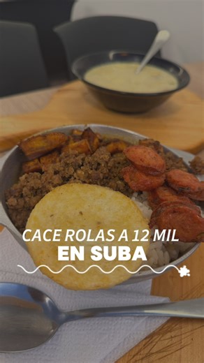 ¿Conocía las Cace Rolas? 🥘🤤❤️ Cuéntenos en los comentarios cuál de estas preparaciones le gustaría probar 🤩 El lugar es Chabón Parrilla, está ubicado en la 📍Cra 103 f bis 150c 36, en el barrio Turingia (a cuadra y media del Plaza Imperial)📍y aquí no solo va a solucionar el almuerzo con esas Case Rolas deliciosas y caseritas, sino también va a probar carnes a la parrilla estilo argentino que son BRUTALES 🤤🇦🇷 Ojo, las Cace Rolas están disponibles solo de lunes a viernes 🥘🔥 Y lo que nos c