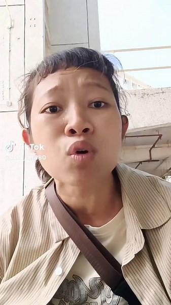 Ayo Sopo Melok: Antrian Ndang Selak di TikTok Hong Kong