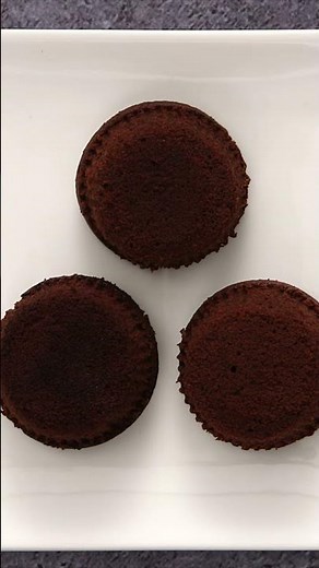 Easy DIY Molten Chocolate Cake