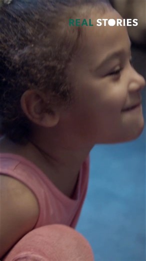 This four-year-old misses her old friends and nursery after moving from Harlow. It's important for her parents to find some stability now that she's settled into her second school. She's such a popular kid! #KidsFriends #MovingSchools #Parenting #ToddlerLife #ChildhoodMemories | Real Stories