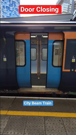Door Closing Southeastern City Beam Train