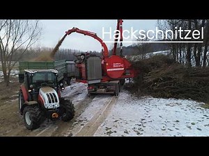 Hackschnitzel hacken mit Eschlböck Biber 92 und Steyr Traktoren