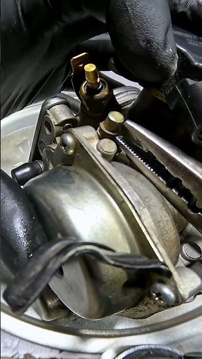 The First Step to Splitting XVS650 Carbs: Remove the Choke Linkage