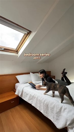 Alyssa Anselmo on Instagram: "What do you think we should add to this bedroom? As you know I’ve been living in this apartment for a while now, and I never really got to work on the bedroom (waiting for the perfect time), so I’ve been gathering inspo for quite some time and I feel ready (eek!) Seeing a space come to life digitally before it exists in real life makes the entire creative process so much more intentional. This project is sponsored by @chaos.enscape Try Enscape now: bit.ly/enscape-al