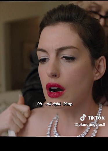 Anne Hathaway Hotel Necklace Scene in Ocean's 8
