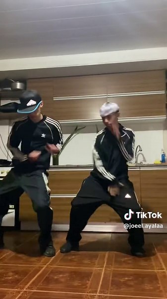 Bailes Turros: La Nueva Sensación en TikTok