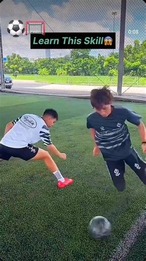 AMAZING FOOTBALL SKILL TUTORIAL FOR FOOTBALLERS #beginnerfootball #footballbasics #ballcontrol