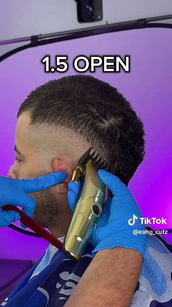 Mohawk tutorial Transformaciones espectaculares: De cabello grueso y rizado a un Mohawk Fade, Burst Fade o un moderno Mullet. Textura perfecta y afeitado de barba impecable. #HairTransformation #CurlyThickHair #MohawkFade #BurstFade #MulletHaircut #barberlife💈 #nashvillebarber