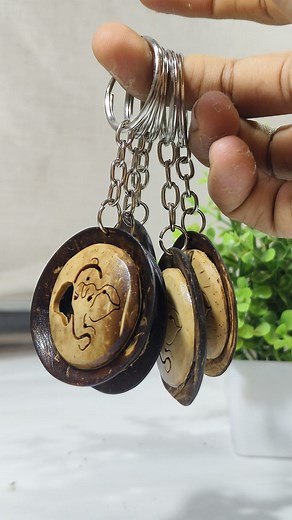 8.8K views · 167 reactions | Easy making coconut shell keychain 樂便 #reelsvideo #reelsinstagram #coconutshellcraftideas #coconutshellproduct #shortsfeed #bestoutofwaste #trending #craft #shorts #diy | Master Ideas | Facebook