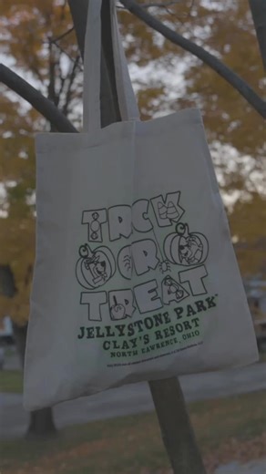 Grab your Halloween Fun Pass today to make your Halloween stay extra SpoOoOOoky! 👻