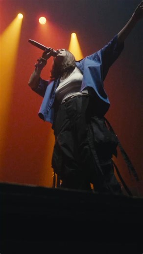 Y’a 1 mois, 2L était à L’Olympia Retour en image du concert de 2L à L’Olympia en première partie de @Souffrance Real par 100 Focale IG : 100_focale #olympia #2L #rap #fyp #rapfr #concerts