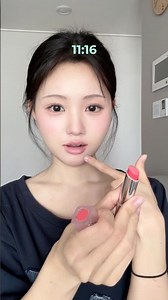 Applying "Um-Sa-Rip" 💋 and GRWM