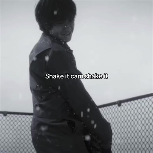 Superblood Cam: Shake It Music Video Performance