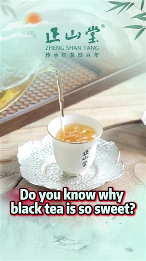 Unlike green tea, black tea is fully fermented. The process is simple: pick fresh tea leaves, wither them to remove moisture, roll them to break the cells, ferment them until they turn dark brown, and then dry them. This fermentation gives black tea its rich, warm flavor and dark color. Now, let’s talk about how to drink it and its benefits—super easy and useful! For the best taste, steep 1-2 teaspoons of black tea in hot water (around 95-100°C) for 3-5 minutes. You can drink it plain, or add a 