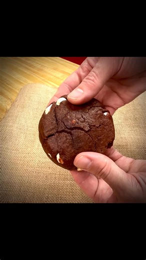 11 reactions | Red Velvet Chocolate with White Chocolate made without artificial dyes, gluten free and delicious | Red Devil Roast | Facebook