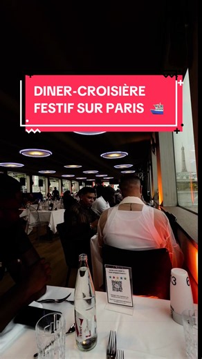 Dîner-croisière sur la Seine Le Diamant Bleu — Paris by Night