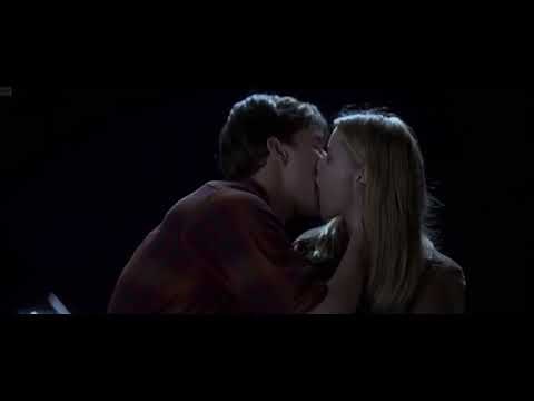 Reese Witherspoon Kissing Scene