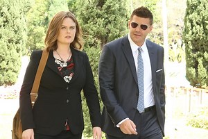 "Bones" The New Tricks in the Old Dogs (TV Episode 2017) ⭐ 7.5 | Crime, Drama, Mystery