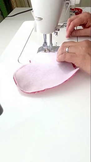 Making appliqué hearts with fusible fleece backing