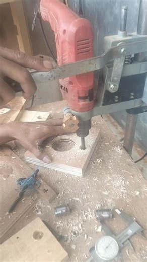 Makes hole for linear bearing #woodworkingtools #woodwork #fblifestyle | Alifan Yoga P