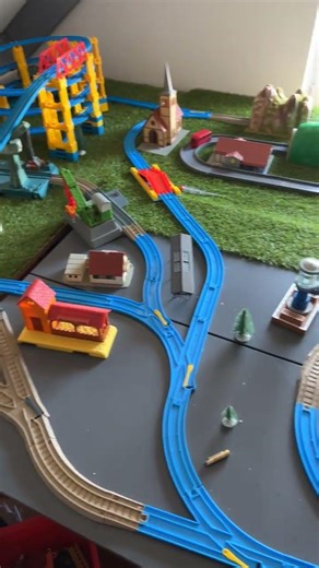 Newest trackmaster track has been build! #train #thomasandfriends #trackmaster #modeltrains