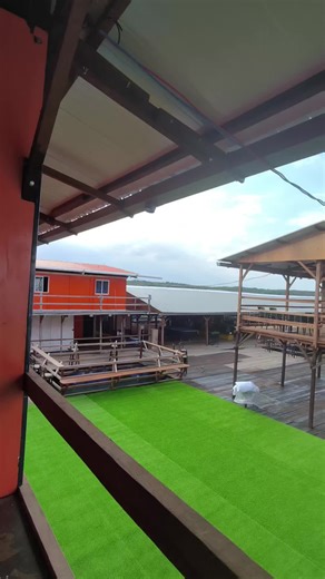 Your sea escape starts here. 你的海上假期，从这里开始。 From jetty to resort, every detail is taken care of. 从码头到度假村， 每一步，我们都为你准备好。 📍 Tanjung Langsat 🚤 Boat transfer included 📩 Enquire now | 欢迎咨询 🌊 ST Fish Farm Resort