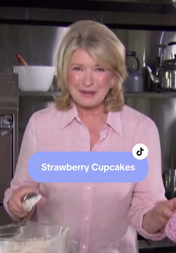 Delightful Strawberry Cupcakes with Meringue Buttercream