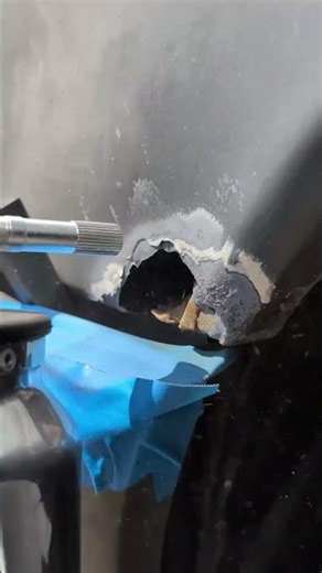 Getting rid of rust #mechanic #repair #mercedes #classiccar #w124 #rust #bodywork #diy #car