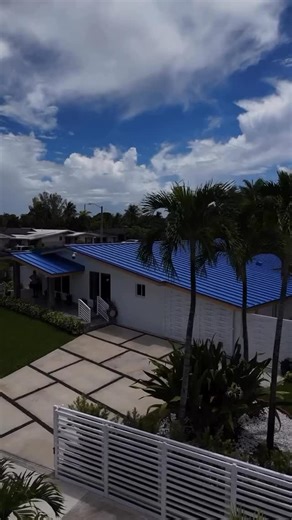 Inspiration for your 2026 projects ⭐ In 2025, we saw many customers opting for blue roofs. What roofing colors do you think will be trending next year? 👀 🎥: mrtconstr | Drexel Metals Inc
