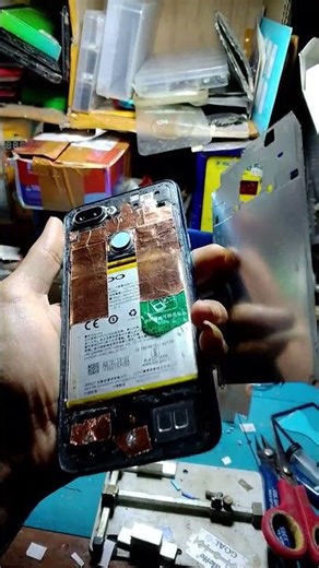 Copper foil tape #smartphone #howtorepairphones #coppertape #phonetechnician #phonerepair #shorts...