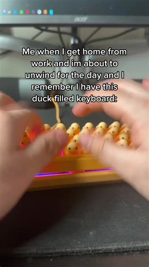 Its fun to just wack em around 🤣 #keyboard #keycaps #quackity #duck