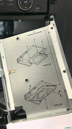 Ejecting a Drive Caddy from a UniFi UNVR