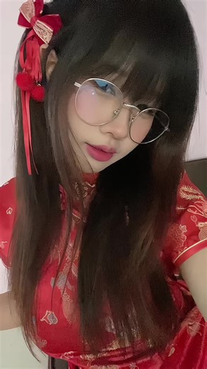 Exploring Traditional Chinese Red Dress Style