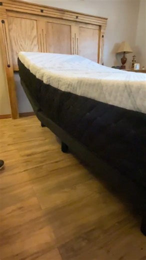 Watch Queen Split electric adjustable bed with mattress  on Amazon Live