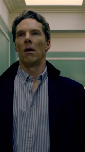 so.arte/PatrickMelrose 🔥 Lust auf eine Serie mit Benedict Cumberbatch für zwischen den Jahren? Cumberbatch spielt Patrick Melrose, einen britischen Aristokraten mit übertriebenem Ego, Alkohol- und Drogenproblemen und schizophrenen Tendenzen. Krampfhaft versucht er, seine traumatische Kindheit und den Missbrauch durch seinen Vater zu verdrängen. Als dieser stirbt, will er sich endlich mit seinen Problemen auseinandersetzen… Alle Folgen der Miniserie findet ihr in der Mediathek ➡️ so.arte/Patrick