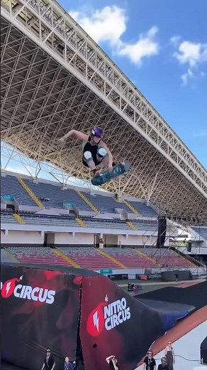 Lyn-z with the varial to body slide 🙅‍♀️