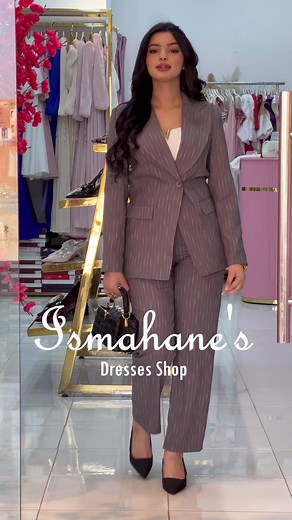 Costume classique pour femme : élégance et tradition